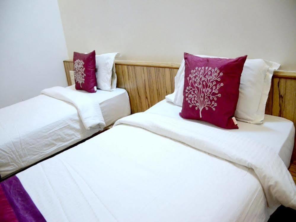 Отель Oyo 24197 Saptaruchi Pimpri-Chinchwad Экстерьер фото